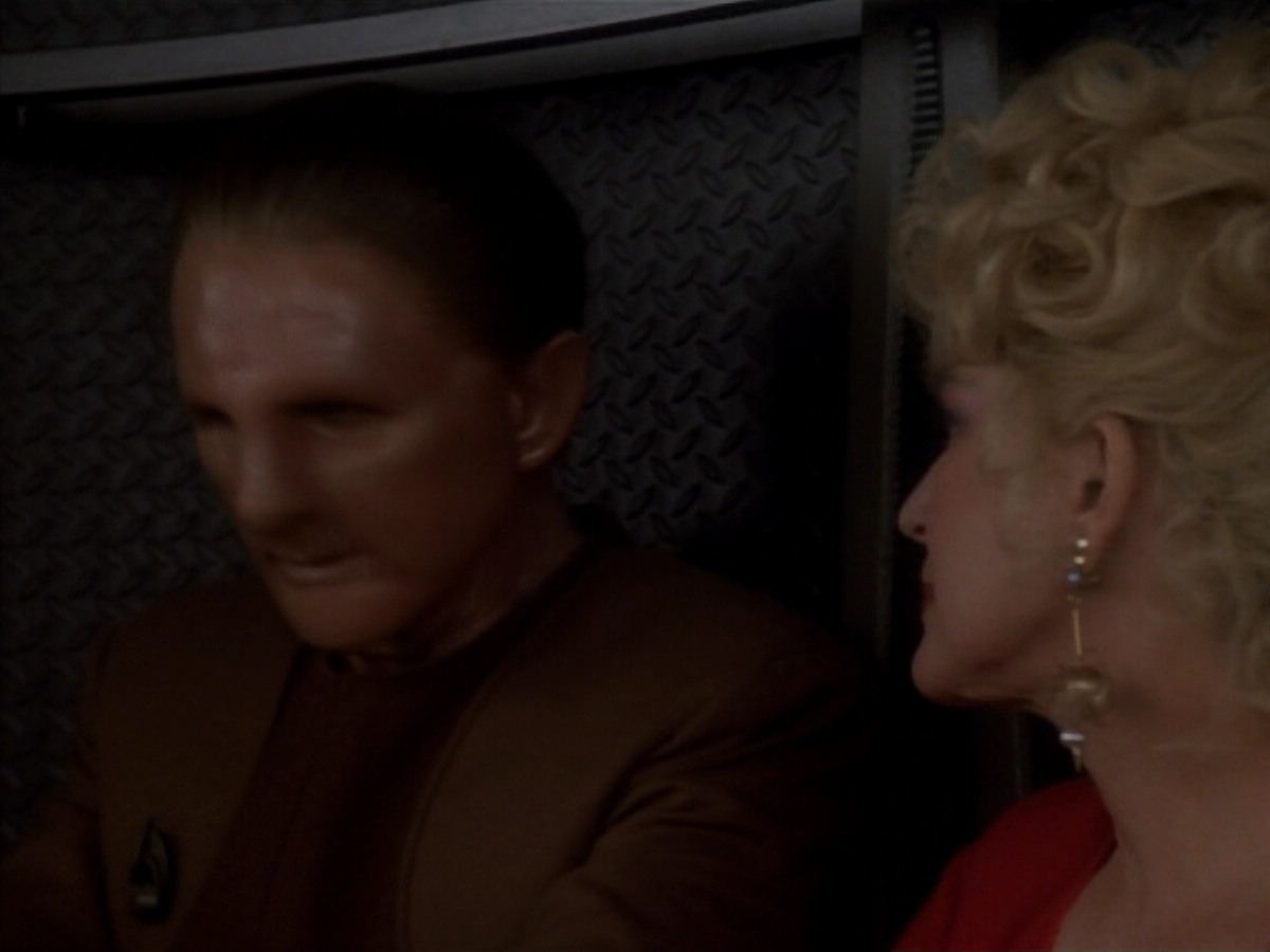 extant_StarTrekDS9_1x17-TheForsaken_02761.jpg