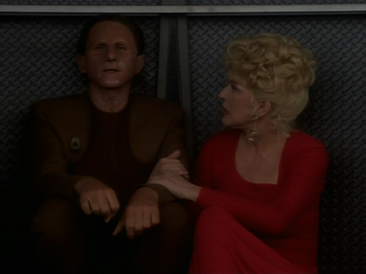 extant_StarTrekDS9_1x17-TheForsaken_02779.jpg