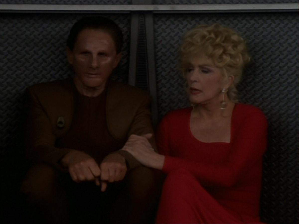 extant_StarTrekDS9_1x17-TheForsaken_02786.jpg