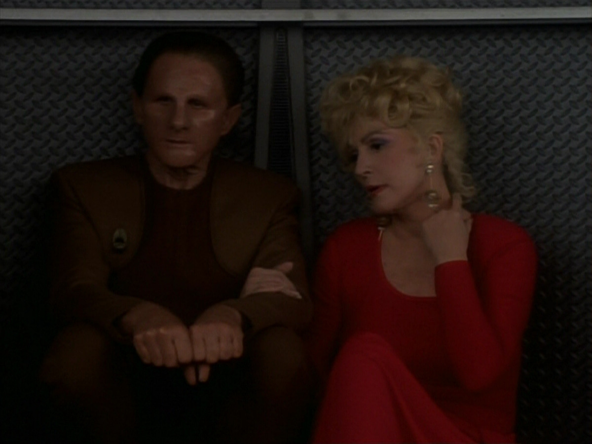 extant_StarTrekDS9_1x17-TheForsaken_02789.jpg