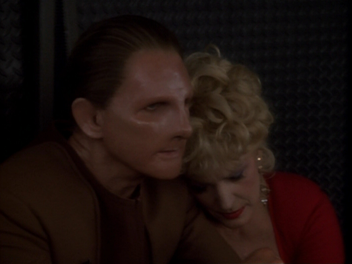 extant_StarTrekDS9_1x17-TheForsaken_02896.jpg