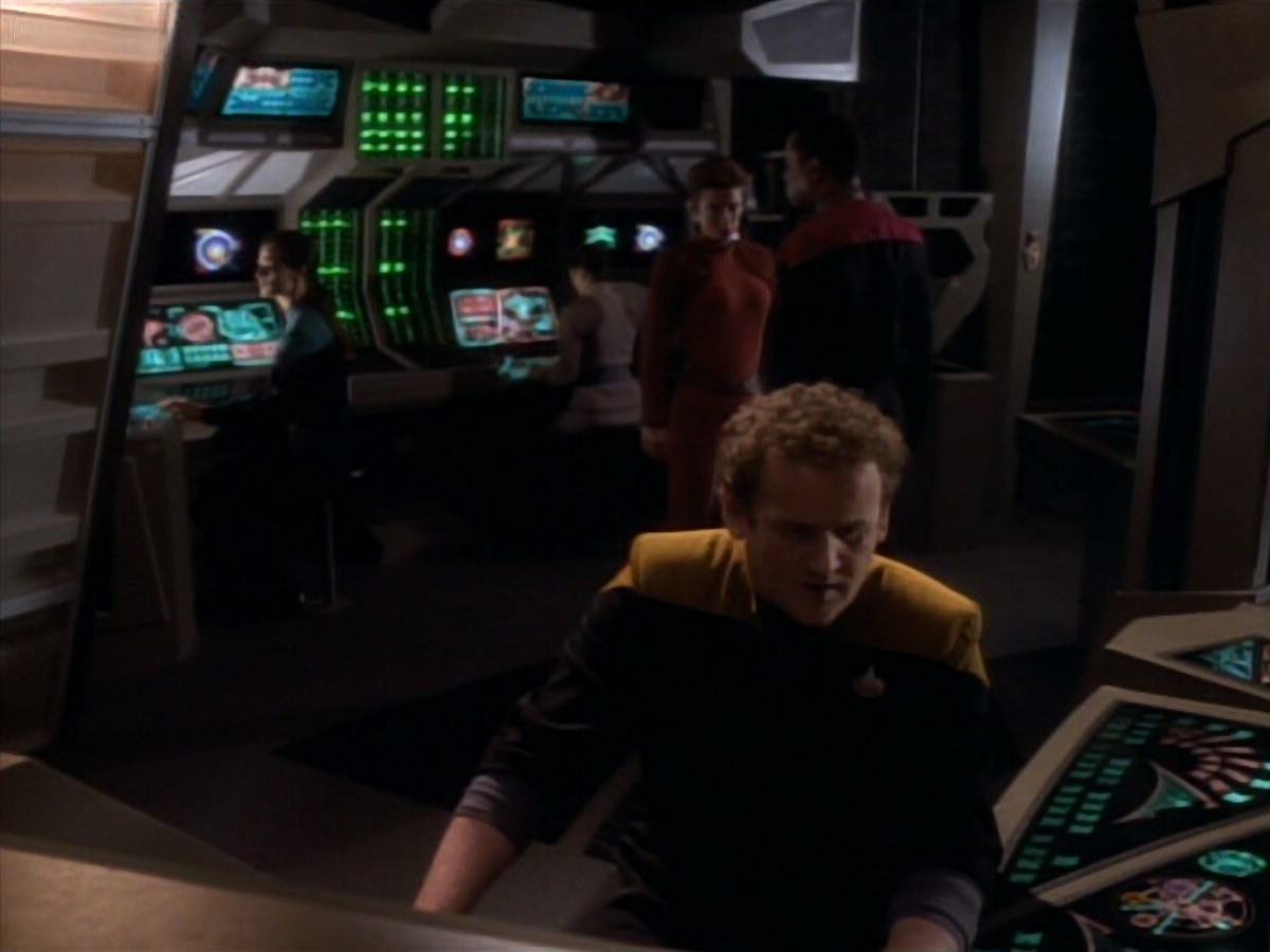 extant_StarTrekDS9_1x17-TheForsaken_02917.jpg