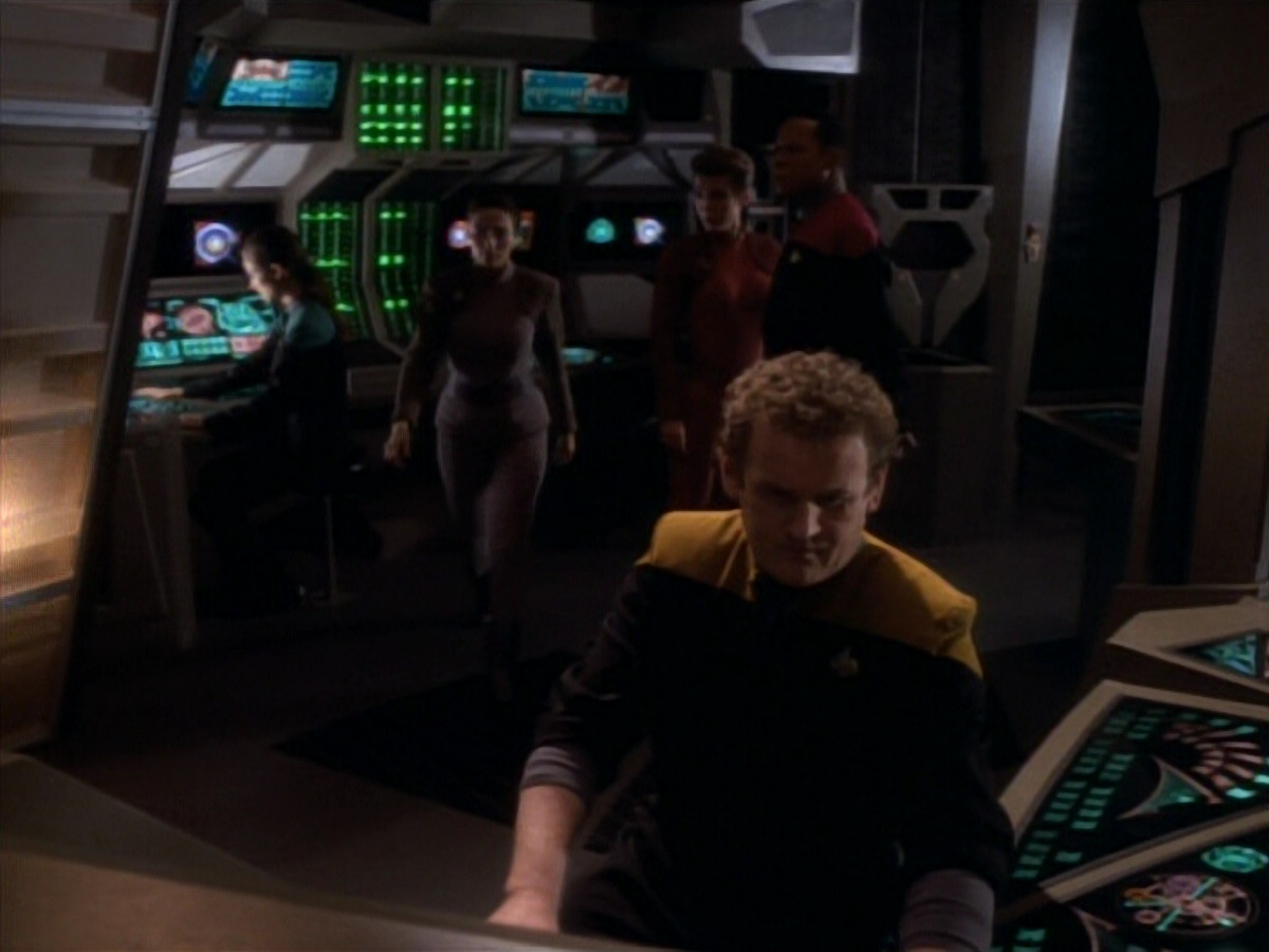 extant_StarTrekDS9_1x17-TheForsaken_02924.jpg
