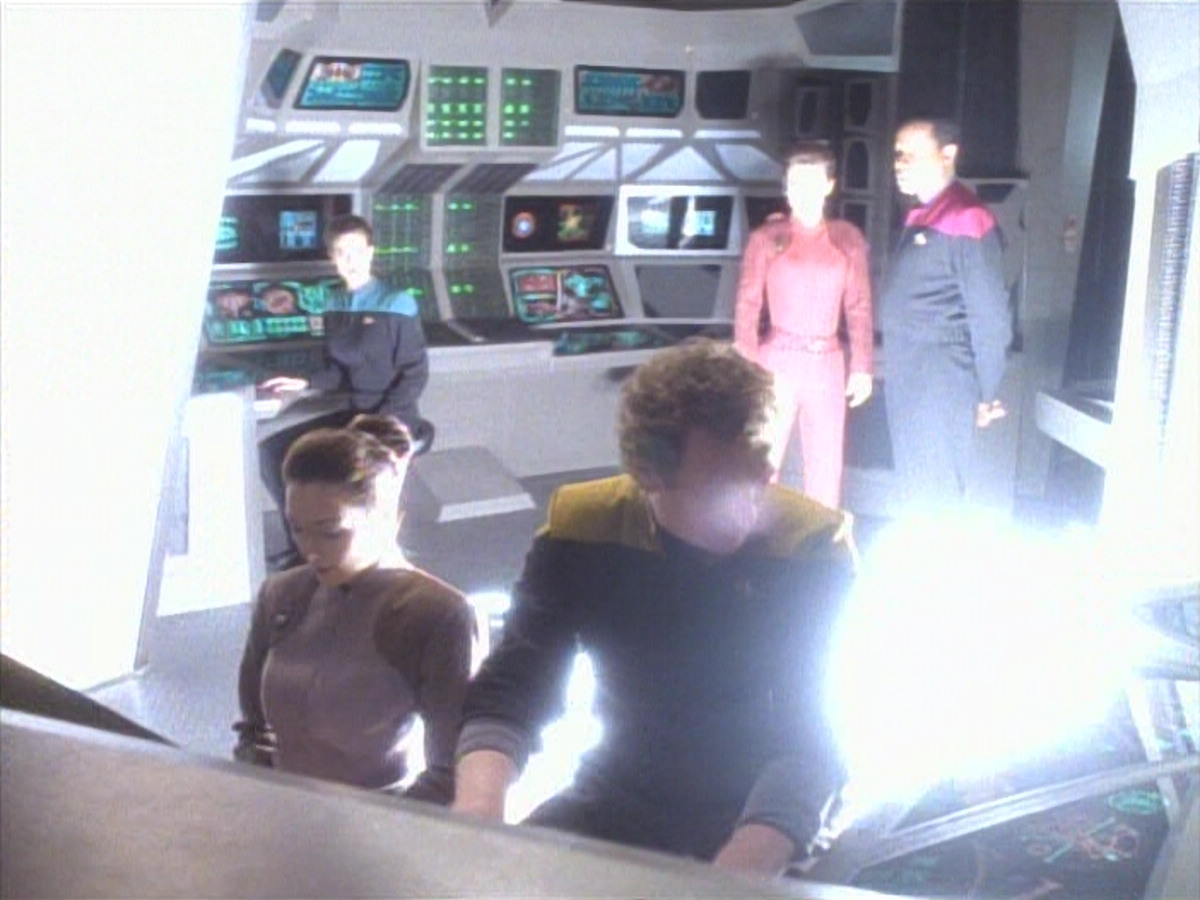 extant_StarTrekDS9_1x17-TheForsaken_03009.jpg