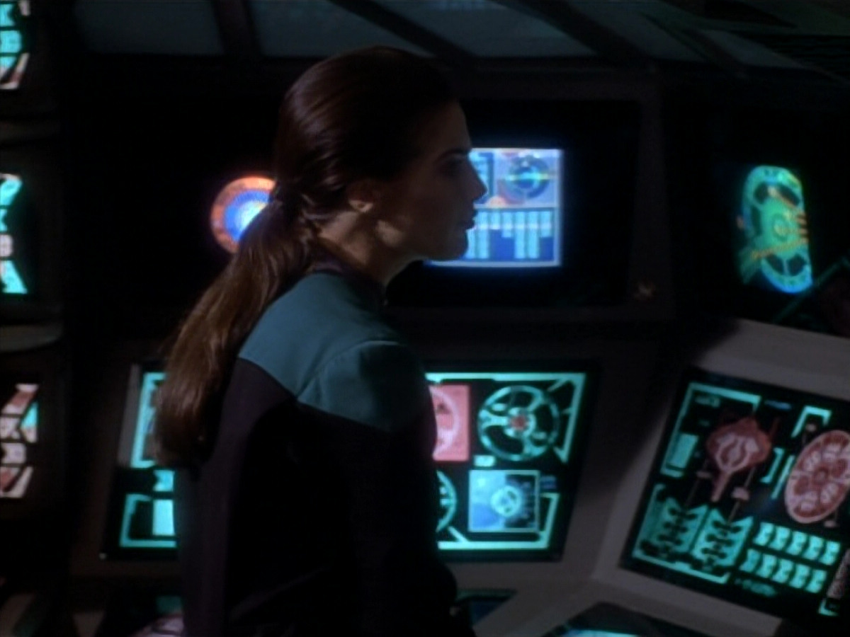 extant_StarTrekDS9_1x17-TheForsaken_03043.jpg