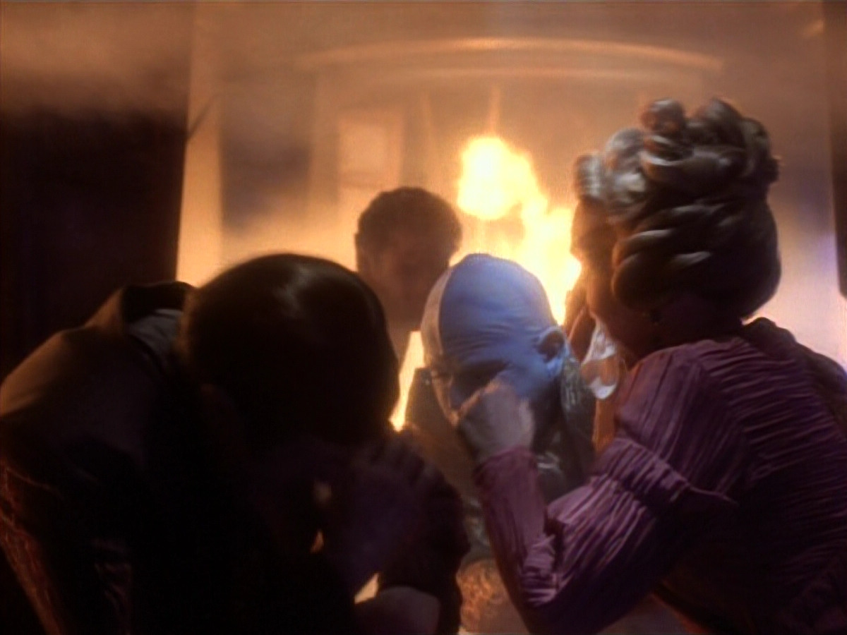 extant_StarTrekDS9_1x17-TheForsaken_03054.jpg