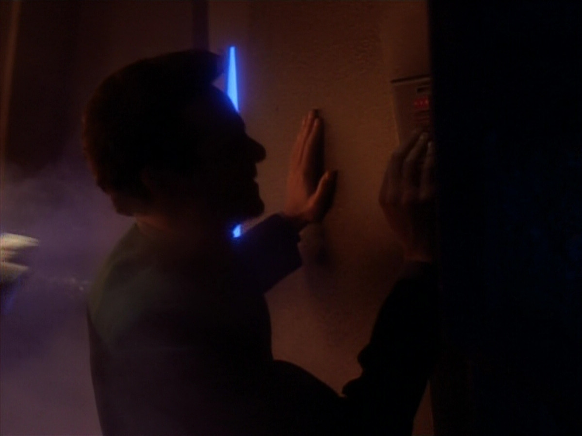 extant_StarTrekDS9_1x17-TheForsaken_03062.jpg
