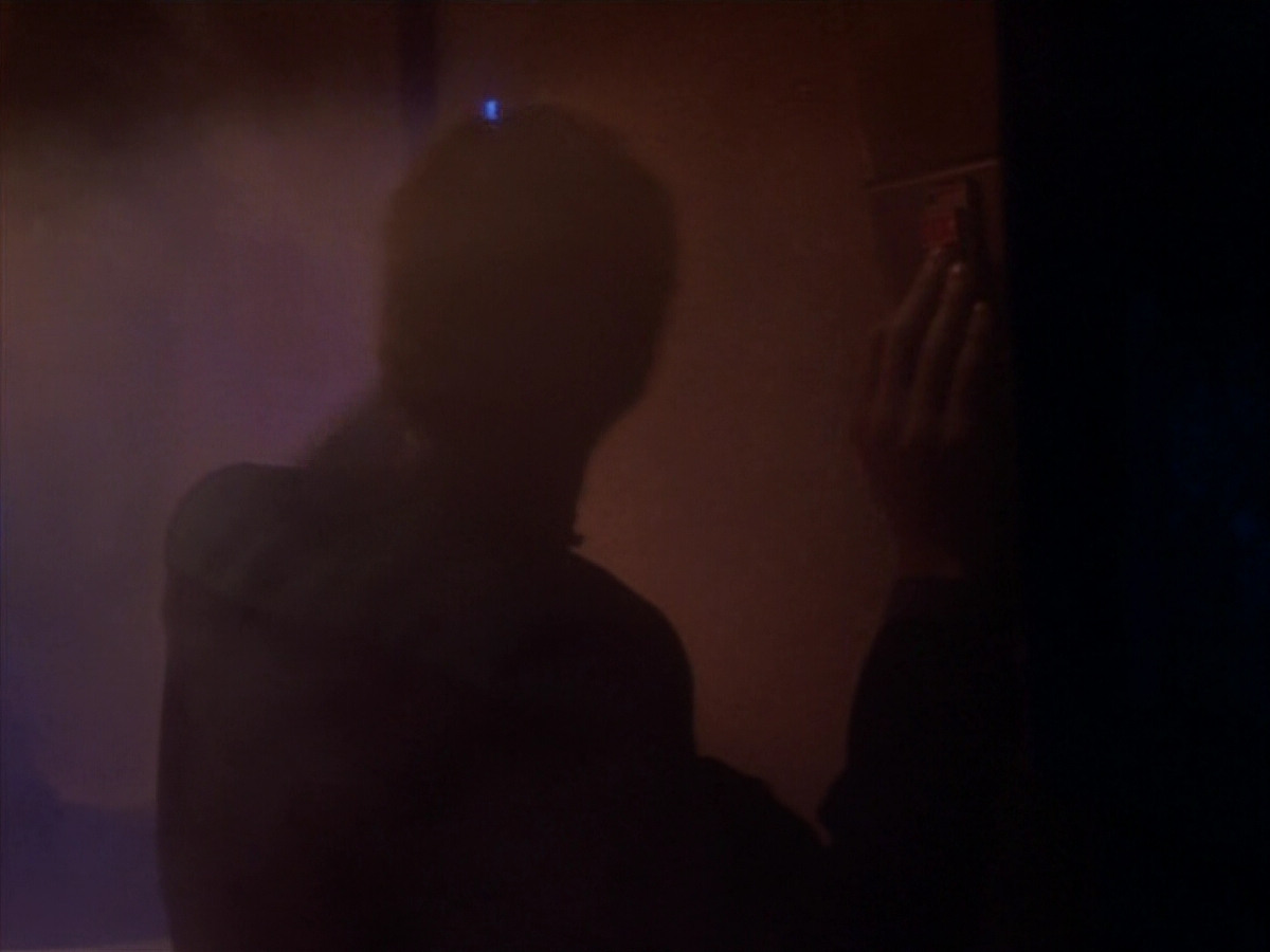 extant_StarTrekDS9_1x17-TheForsaken_03065.jpg