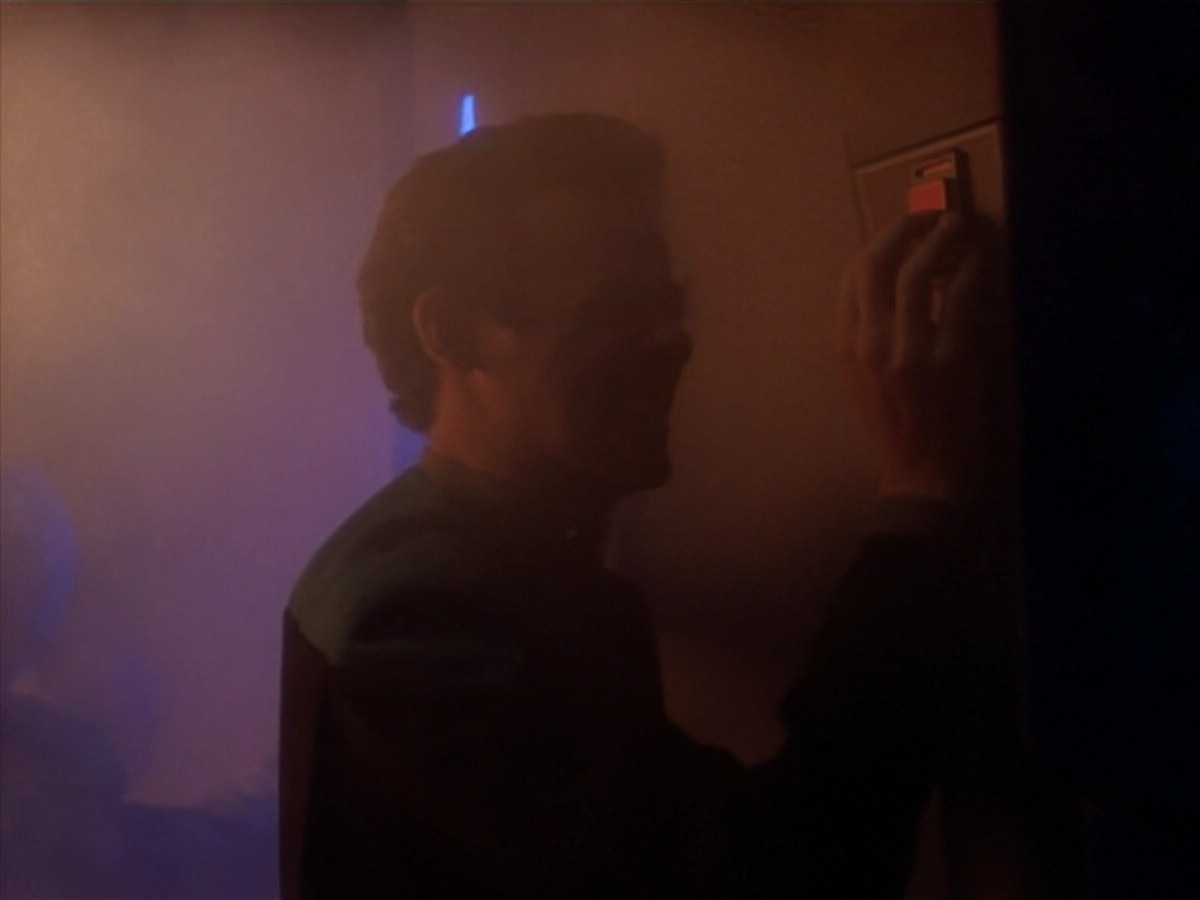 extant_StarTrekDS9_1x17-TheForsaken_03067.jpg