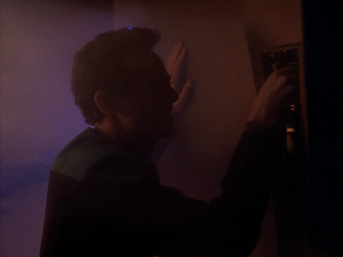 extant_StarTrekDS9_1x17-TheForsaken_03069.jpg