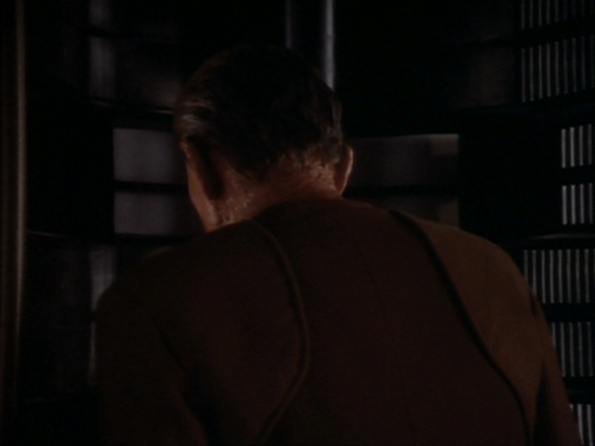 extant_StarTrekDS9_1x17-TheForsaken_03220.jpg