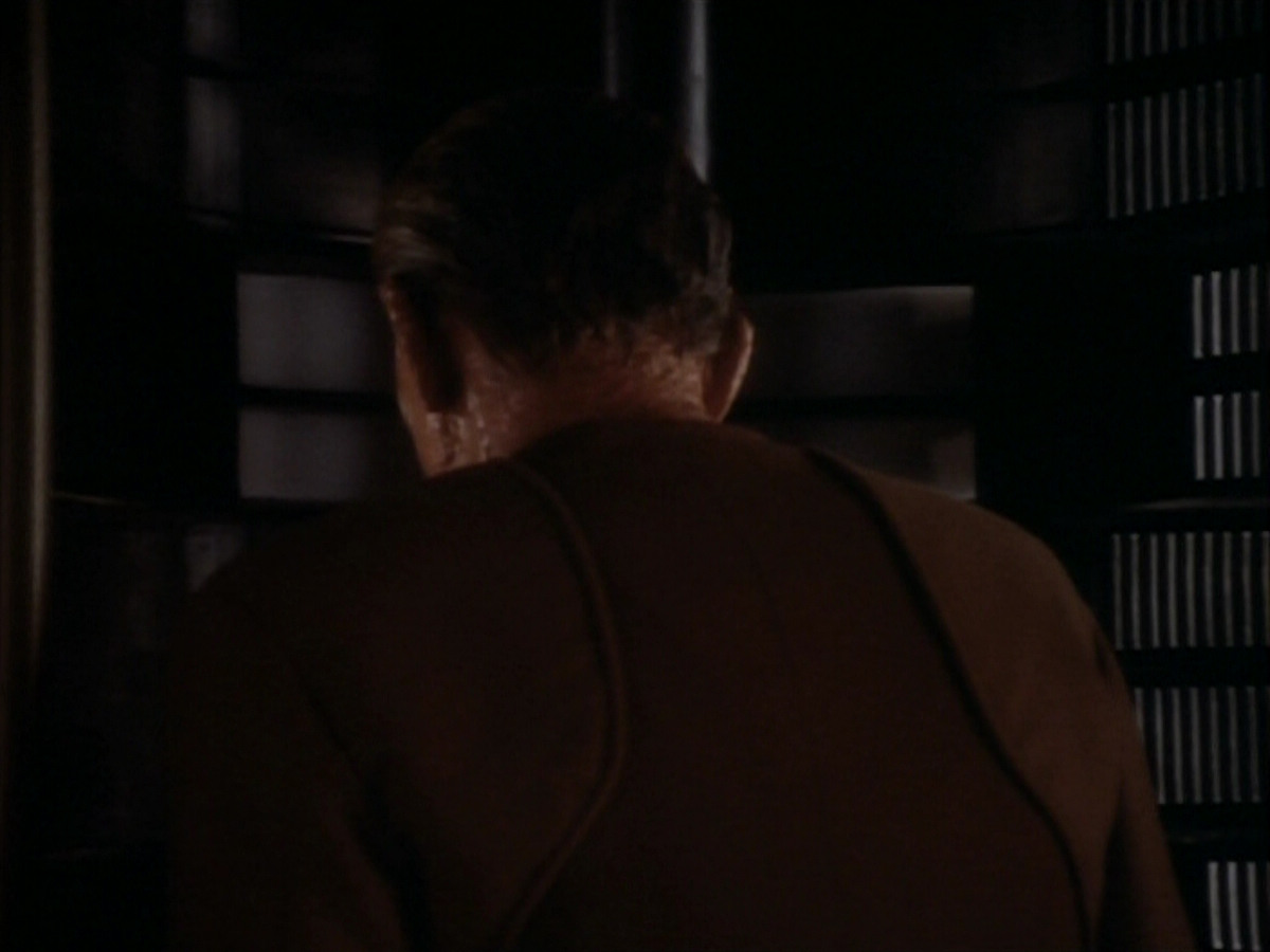 extant_StarTrekDS9_1x17-TheForsaken_03230.jpg