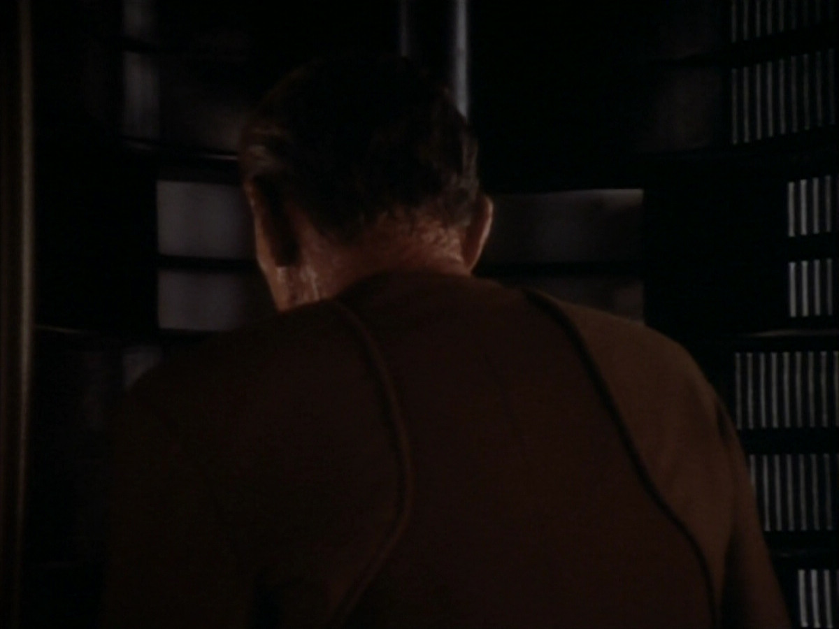 extant_StarTrekDS9_1x17-TheForsaken_03233.jpg