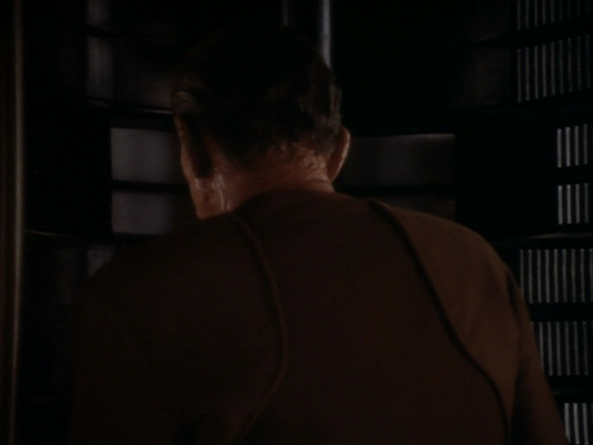 extant_StarTrekDS9_1x17-TheForsaken_03234.jpg