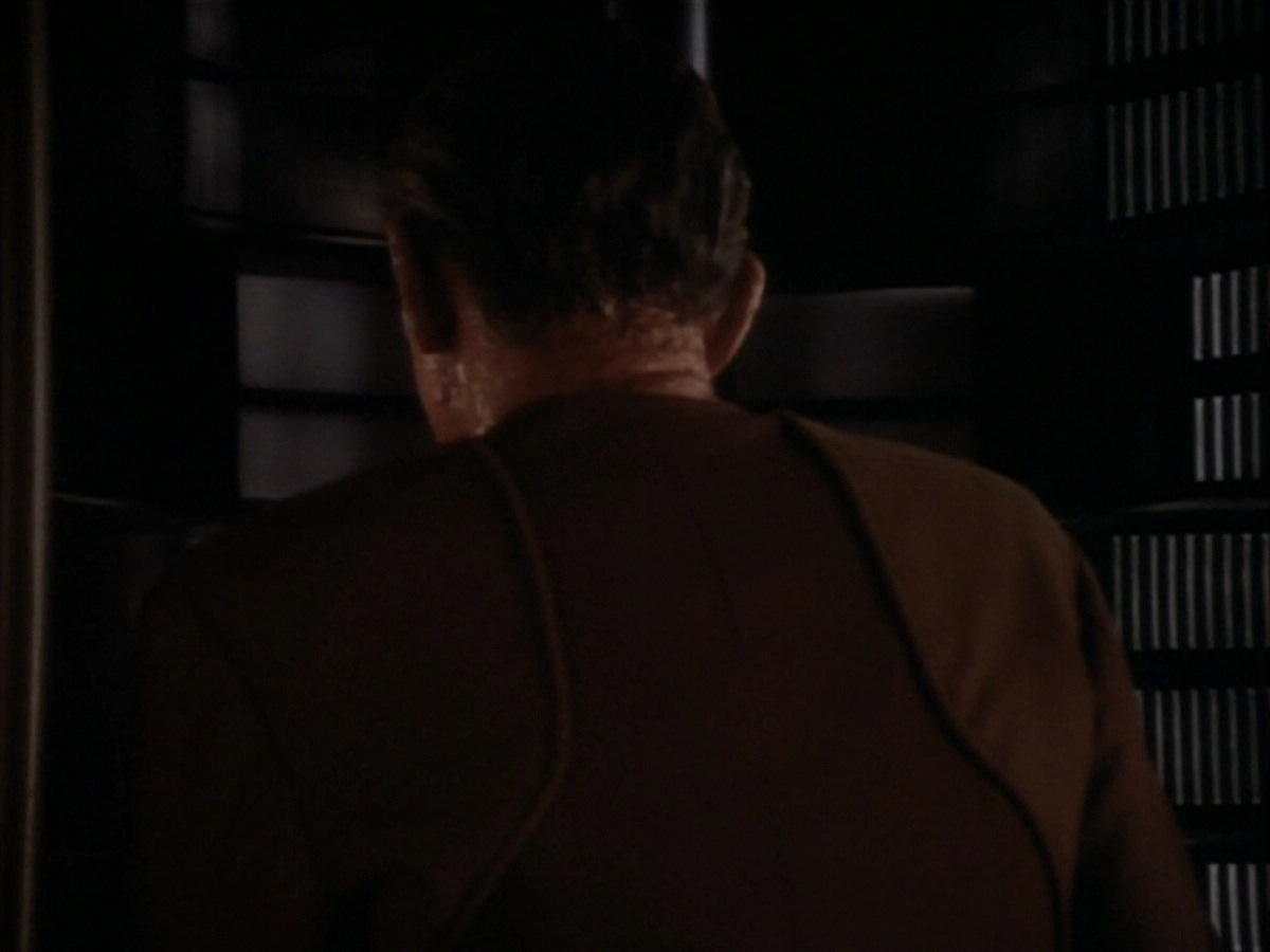 extant_StarTrekDS9_1x17-TheForsaken_03237.jpg