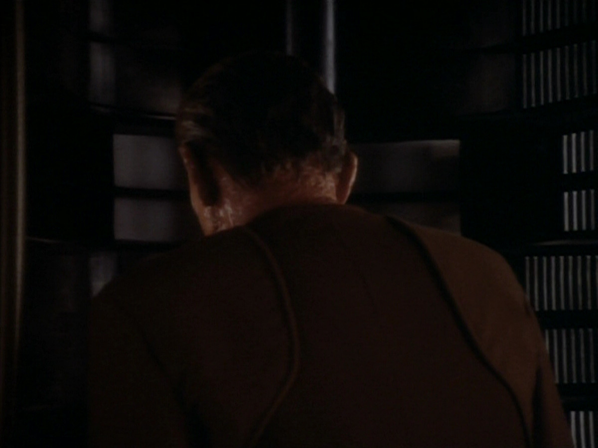 extant_StarTrekDS9_1x17-TheForsaken_03263.jpg