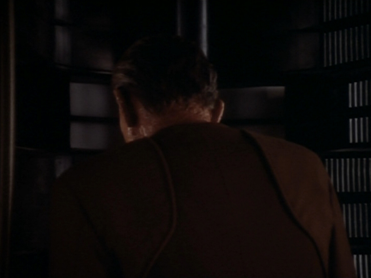 extant_StarTrekDS9_1x17-TheForsaken_03305.jpg