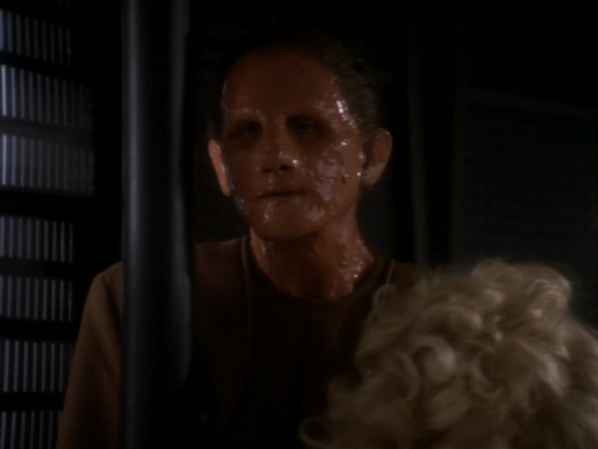 extant_StarTrekDS9_1x17-TheForsaken_03312.jpg
