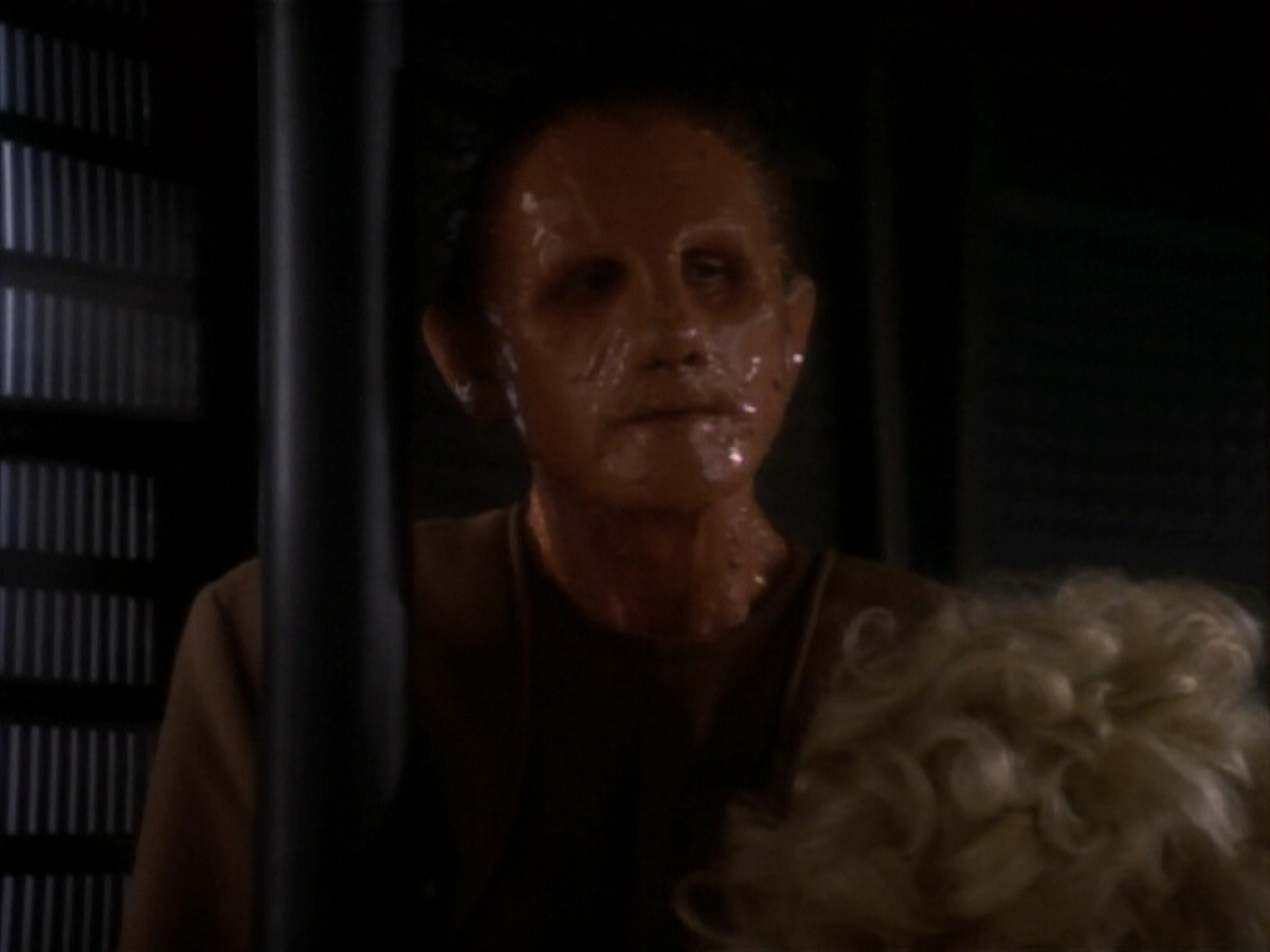 extant_StarTrekDS9_1x17-TheForsaken_03317.jpg