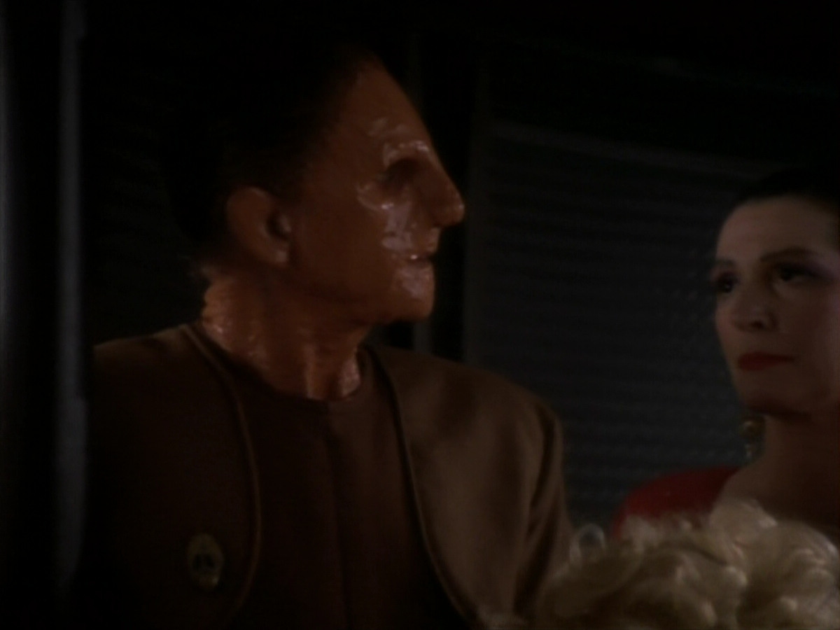 extant_StarTrekDS9_1x17-TheForsaken_03327.jpg