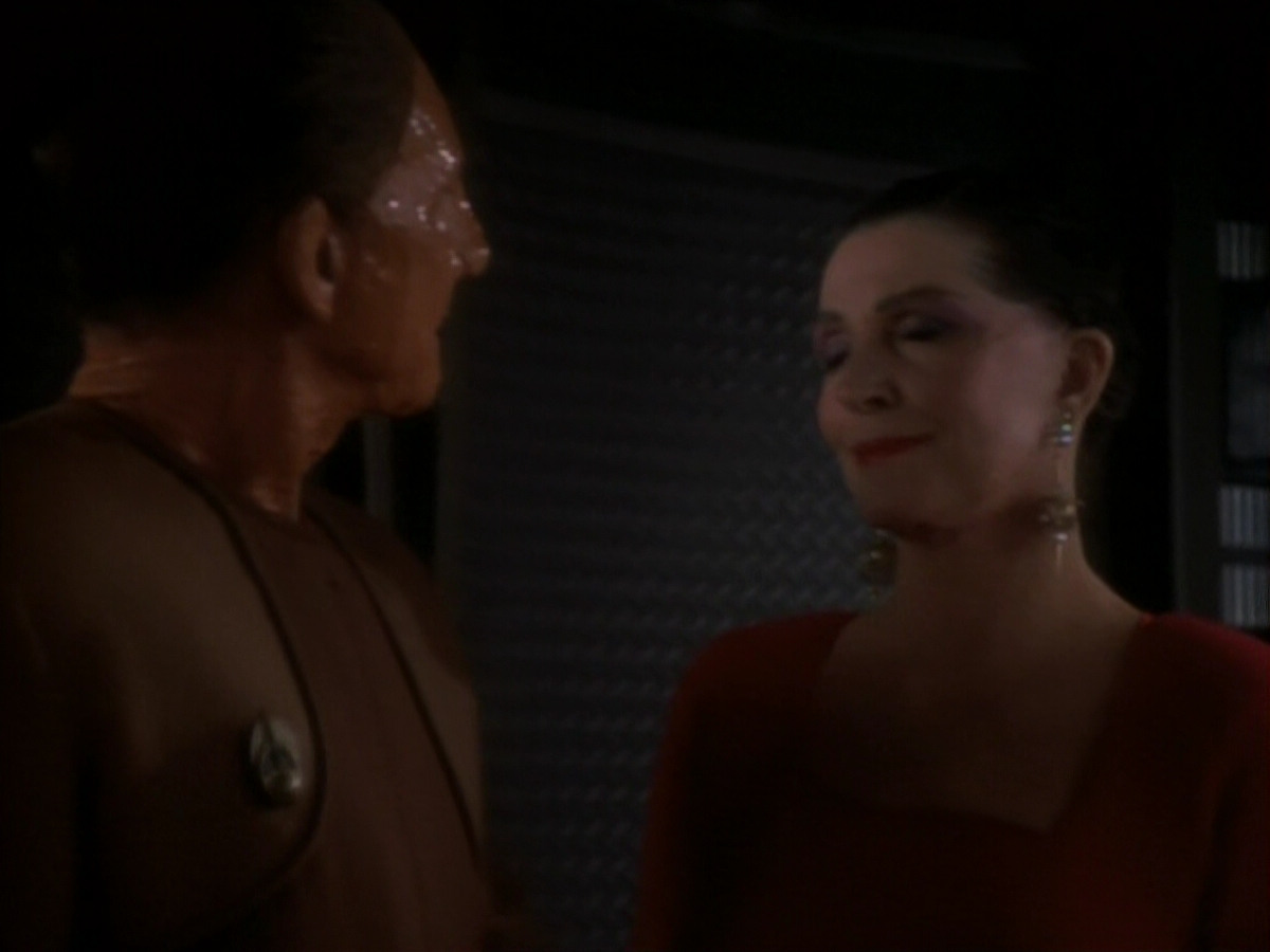 extant_StarTrekDS9_1x17-TheForsaken_03329.jpg