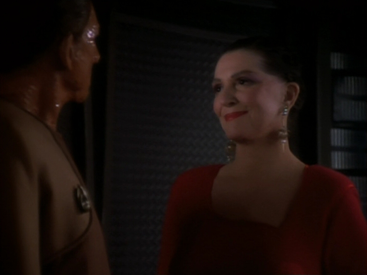 extant_StarTrekDS9_1x17-TheForsaken_03330.jpg