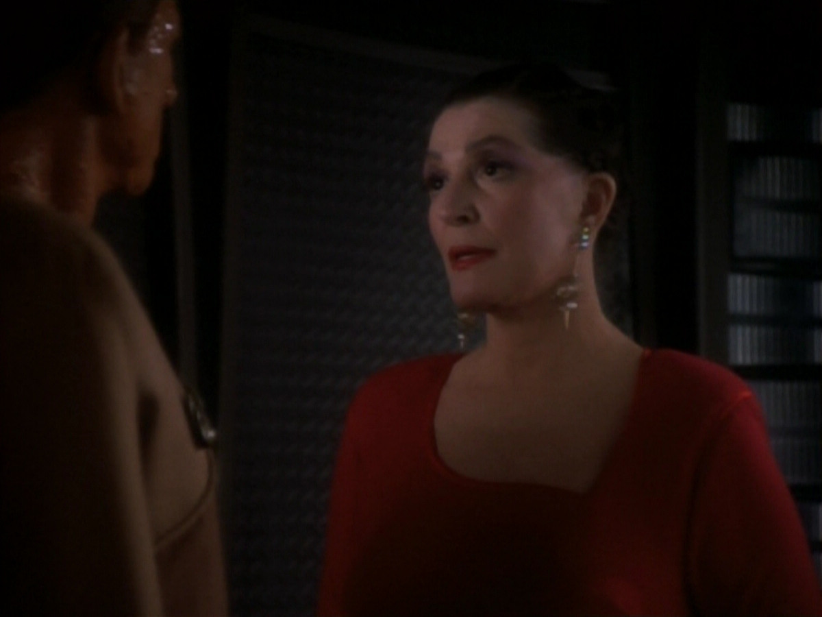 extant_StarTrekDS9_1x17-TheForsaken_03336.jpg