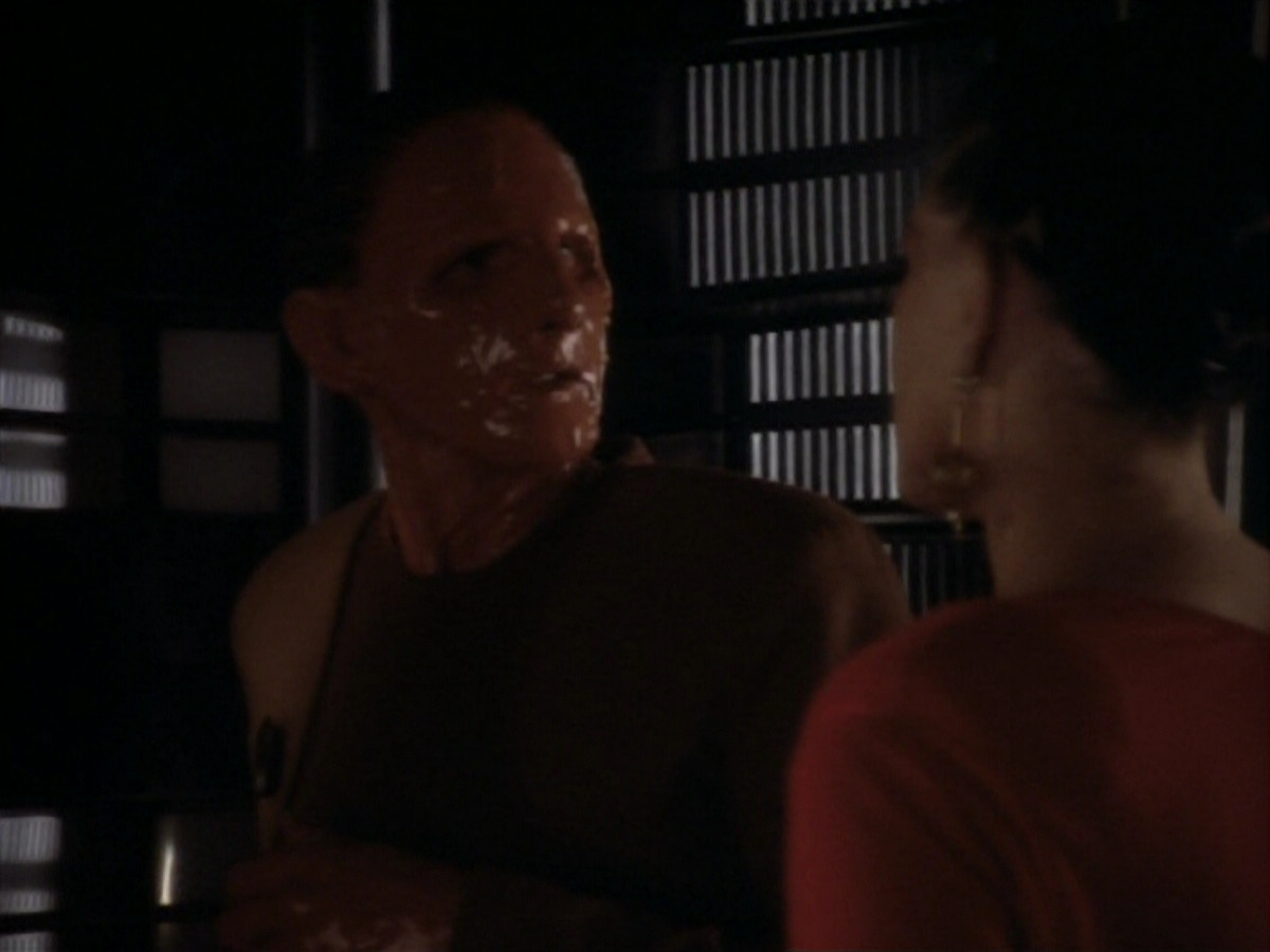 extant_StarTrekDS9_1x17-TheForsaken_03341.jpg