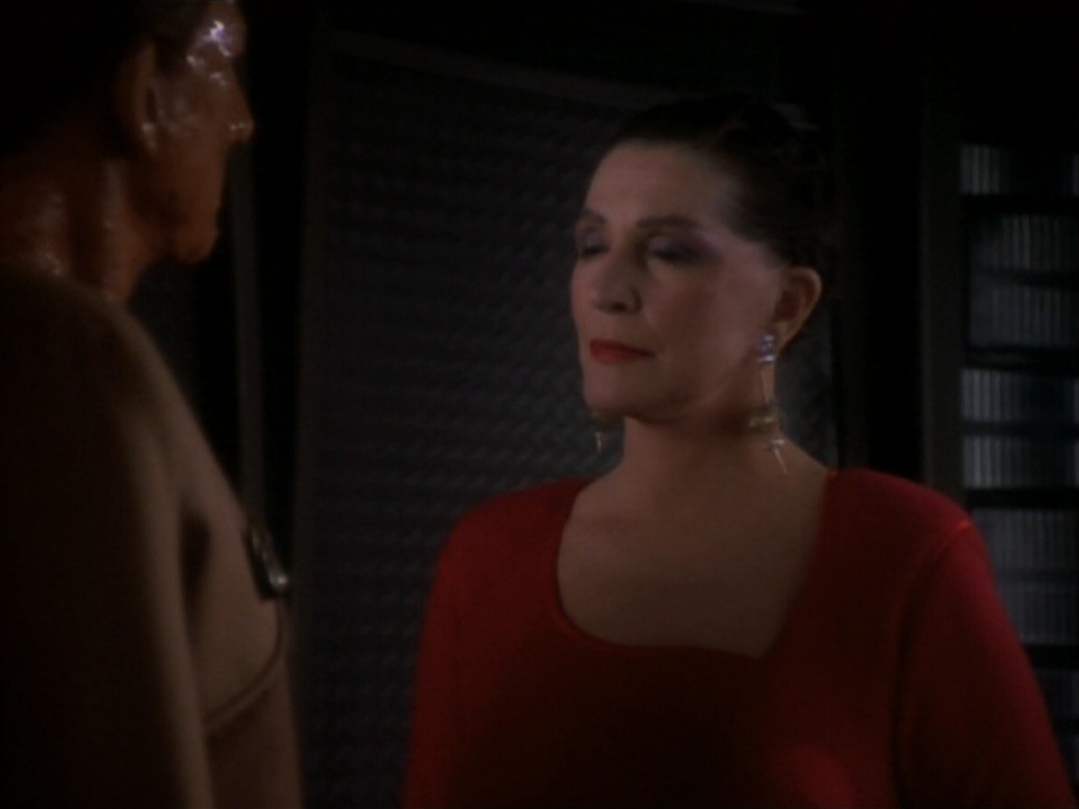 extant_StarTrekDS9_1x17-TheForsaken_03357.jpg
