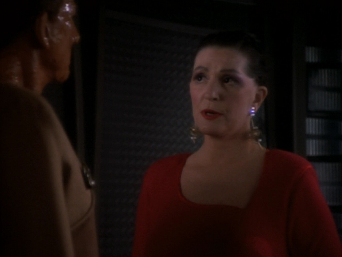 extant_StarTrekDS9_1x17-TheForsaken_03364.jpg