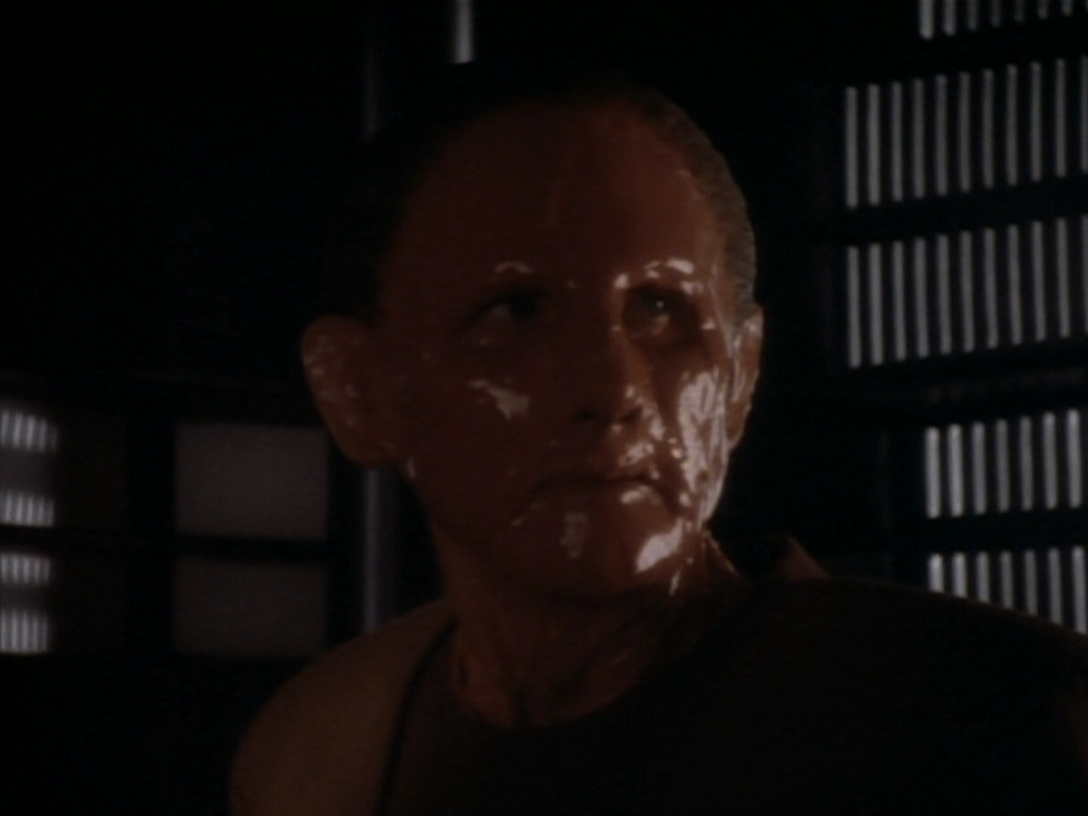 extant_StarTrekDS9_1x17-TheForsaken_03367.jpg