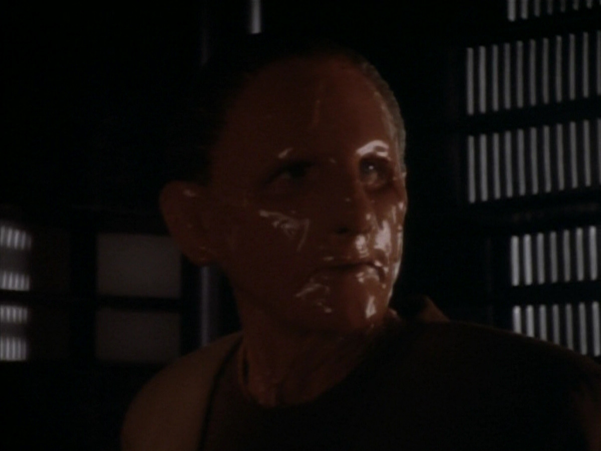 extant_StarTrekDS9_1x17-TheForsaken_03371.jpg