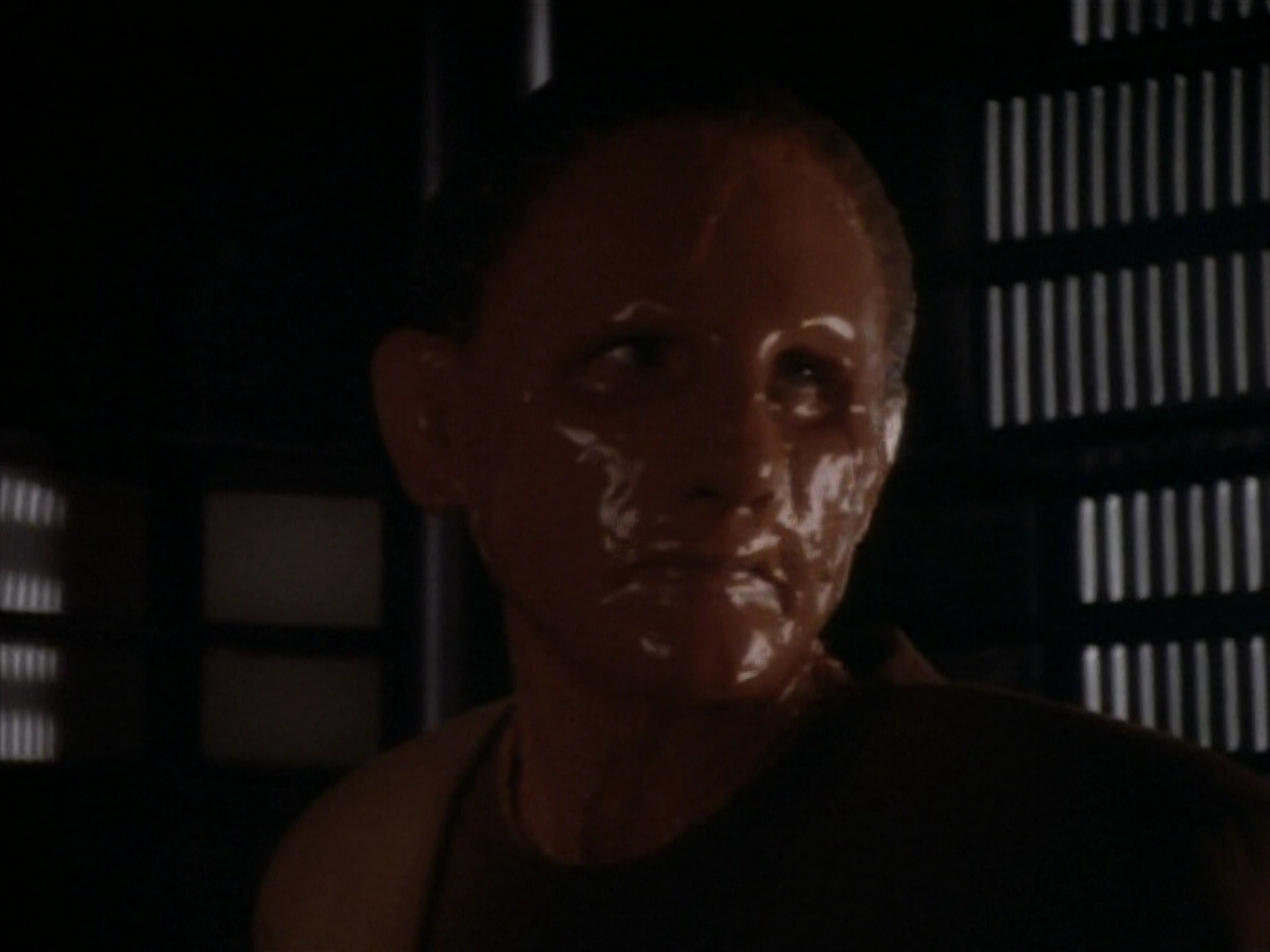 extant_StarTrekDS9_1x17-TheForsaken_03373.jpg