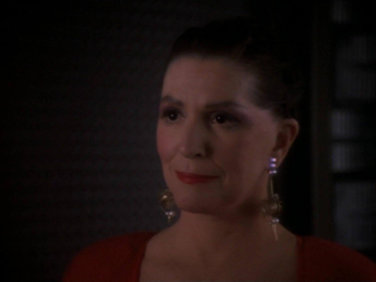 extant_StarTrekDS9_1x17-TheForsaken_03376.jpg
