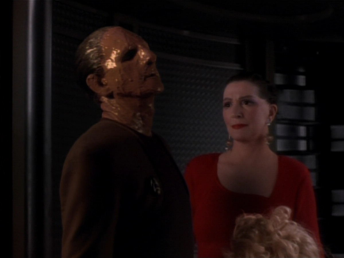 extant_StarTrekDS9_1x17-TheForsaken_03397.jpg