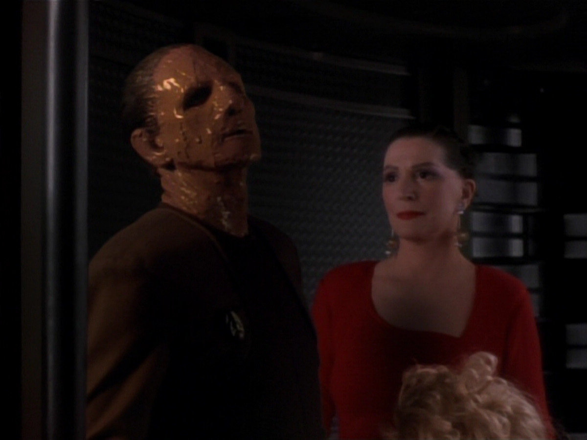 extant_StarTrekDS9_1x17-TheForsaken_03398.jpg