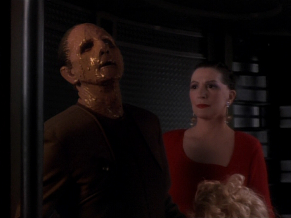extant_StarTrekDS9_1x17-TheForsaken_03400.jpg