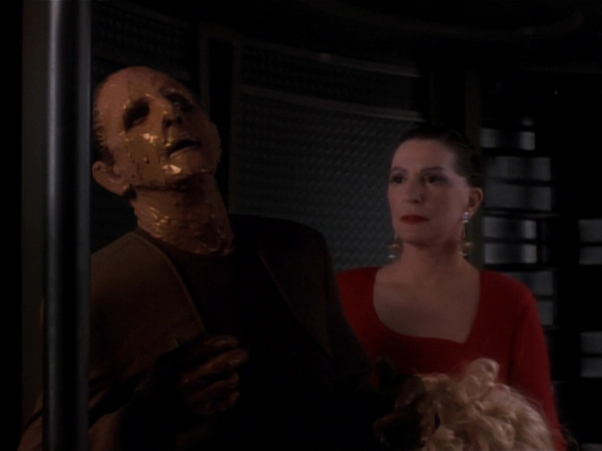 extant_StarTrekDS9_1x17-TheForsaken_03405.jpg