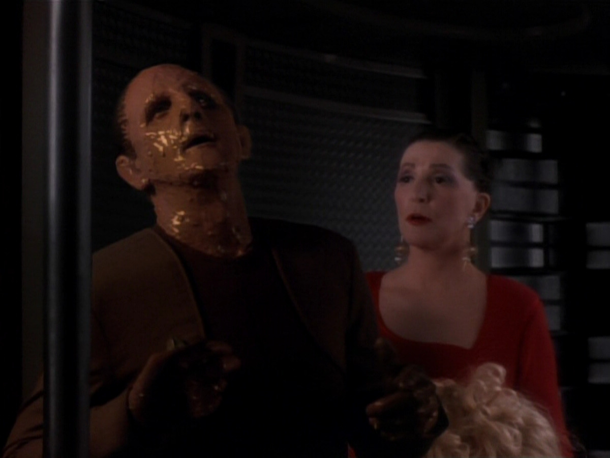 extant_StarTrekDS9_1x17-TheForsaken_03407.jpg