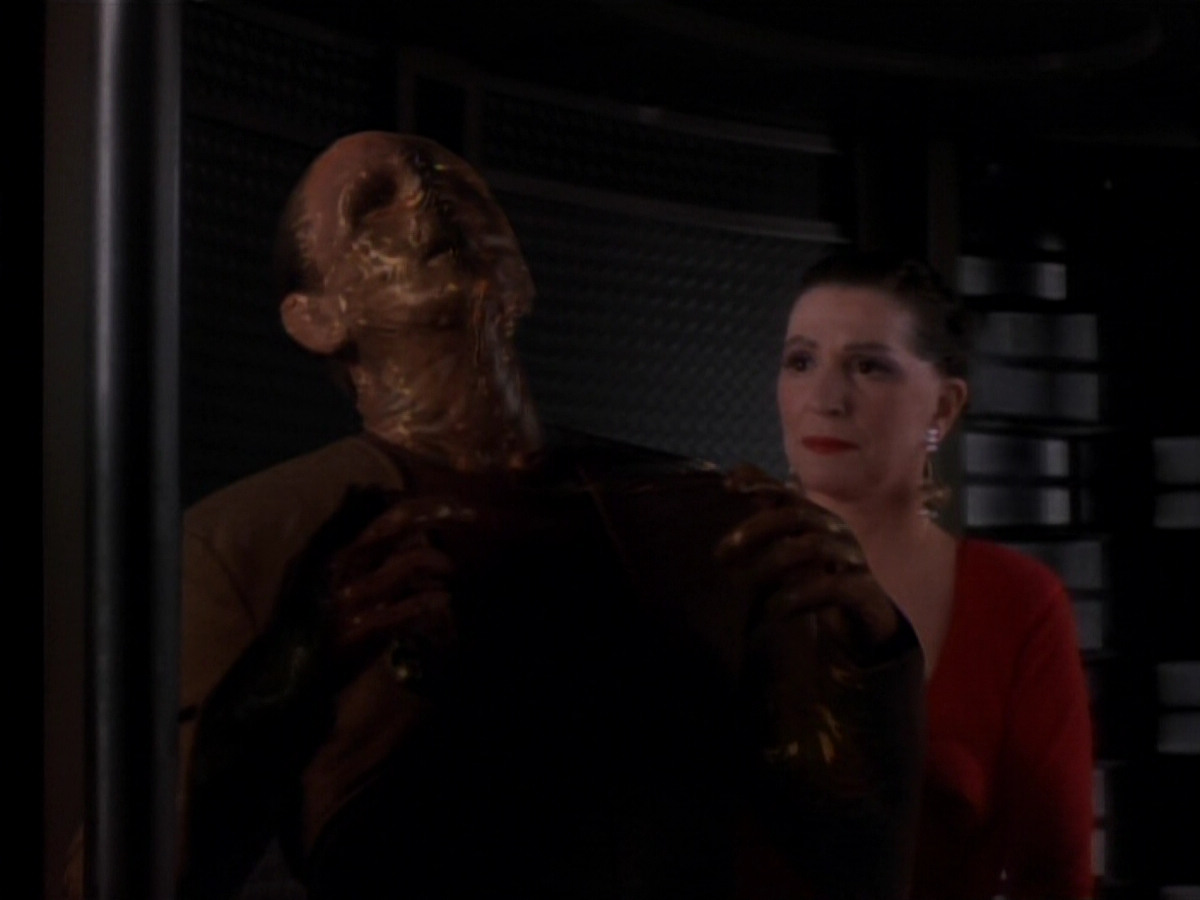 extant_StarTrekDS9_1x17-TheForsaken_03414.jpg