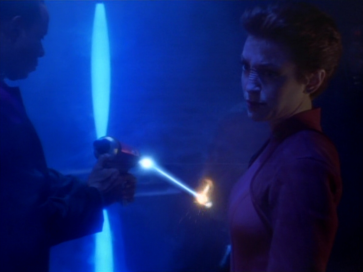 extant_StarTrekDS9_1x17-TheForsaken_03434.jpg