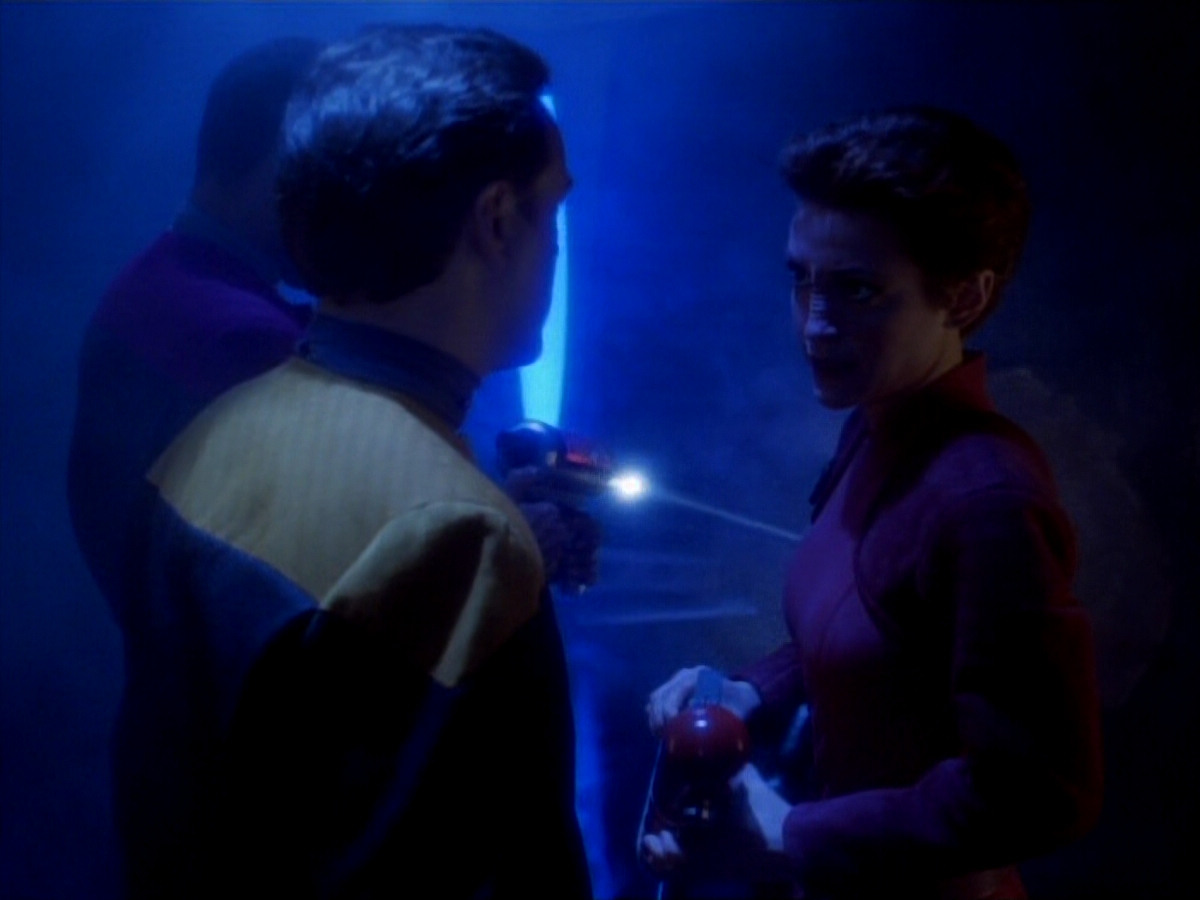 extant_StarTrekDS9_1x17-TheForsaken_03439.jpg