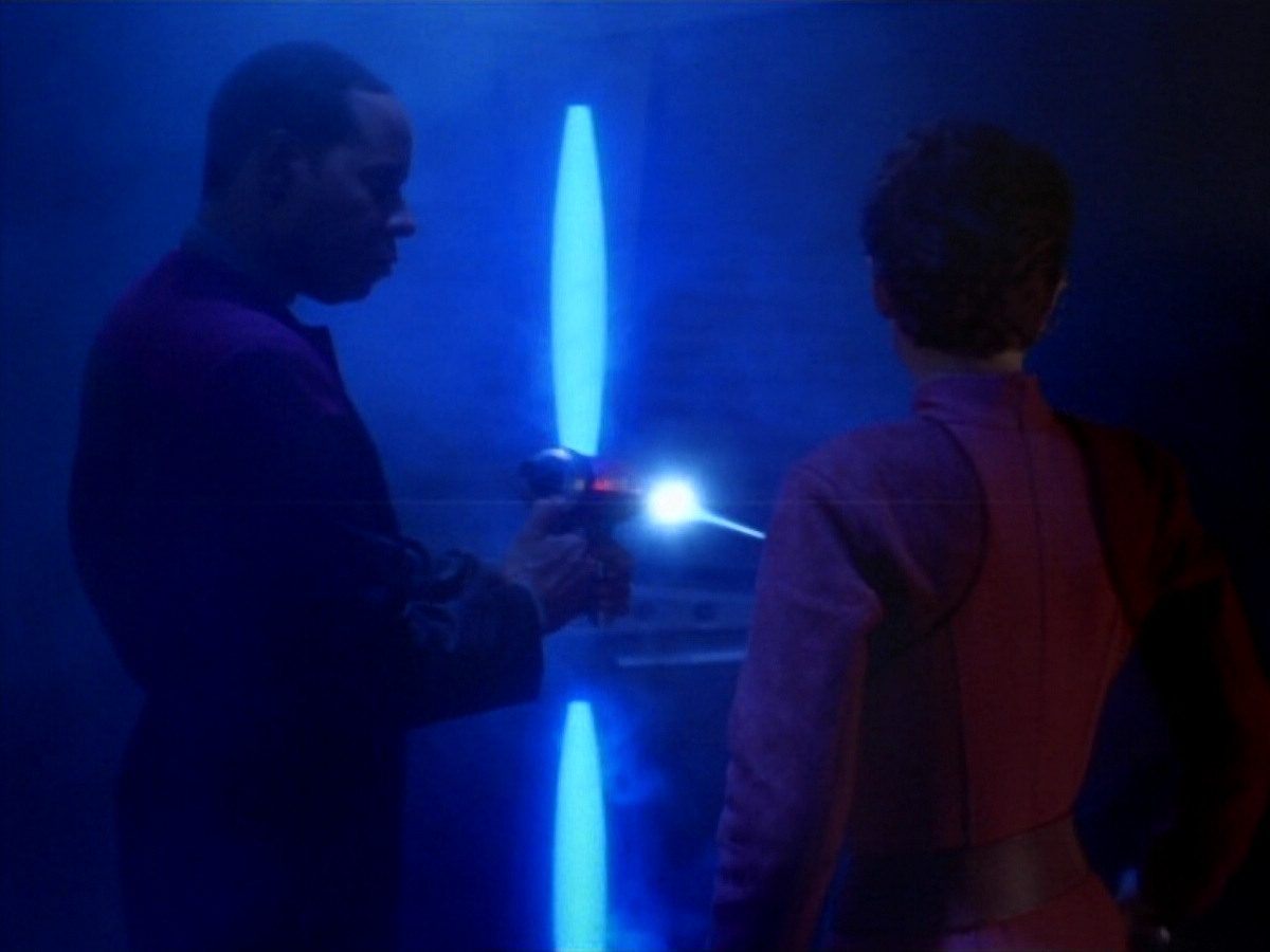 extant_StarTrekDS9_1x17-TheForsaken_03441.jpg