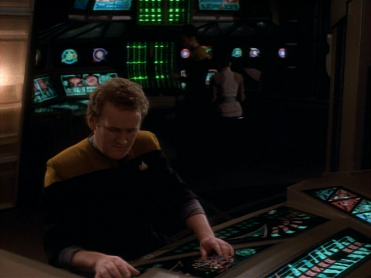extant_StarTrekDS9_1x17-TheForsaken_03446.jpg