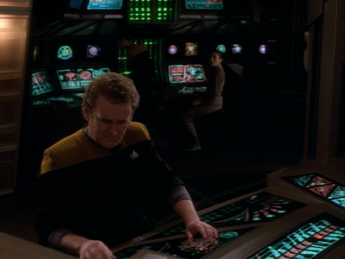 extant_StarTrekDS9_1x17-TheForsaken_03447.jpg
