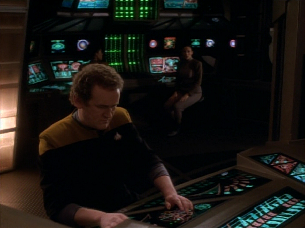 extant_StarTrekDS9_1x17-TheForsaken_03449.jpg