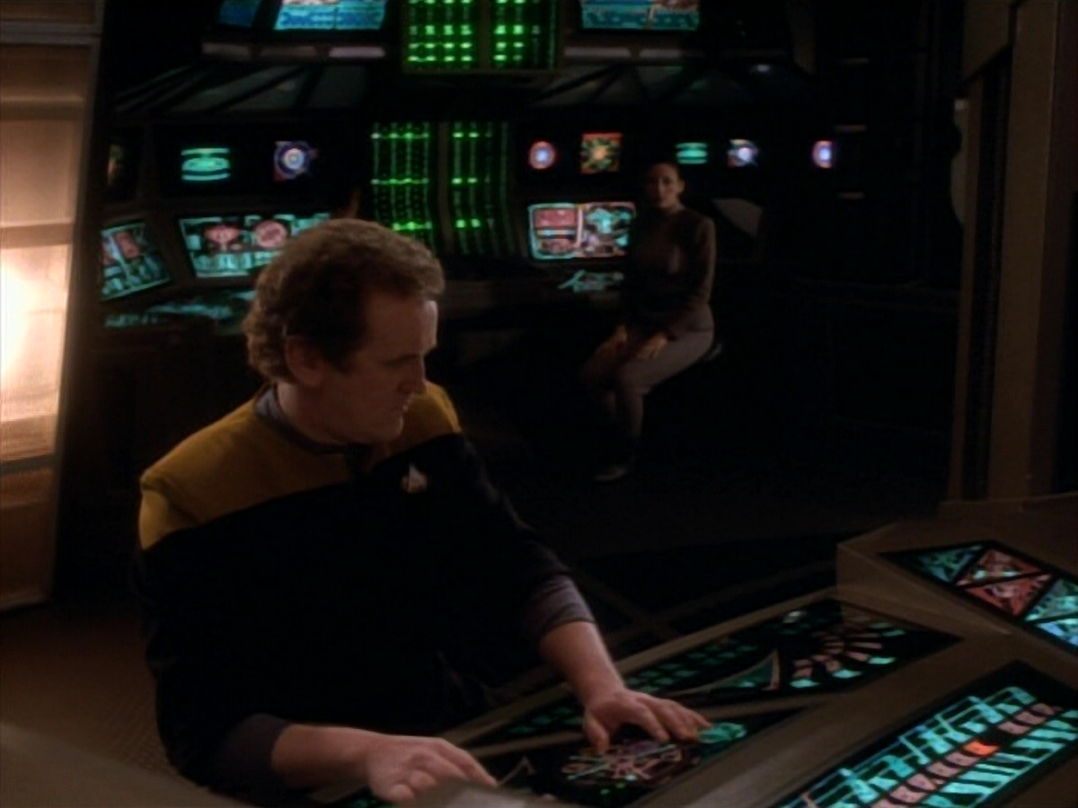 extant_StarTrekDS9_1x17-TheForsaken_03450.jpg