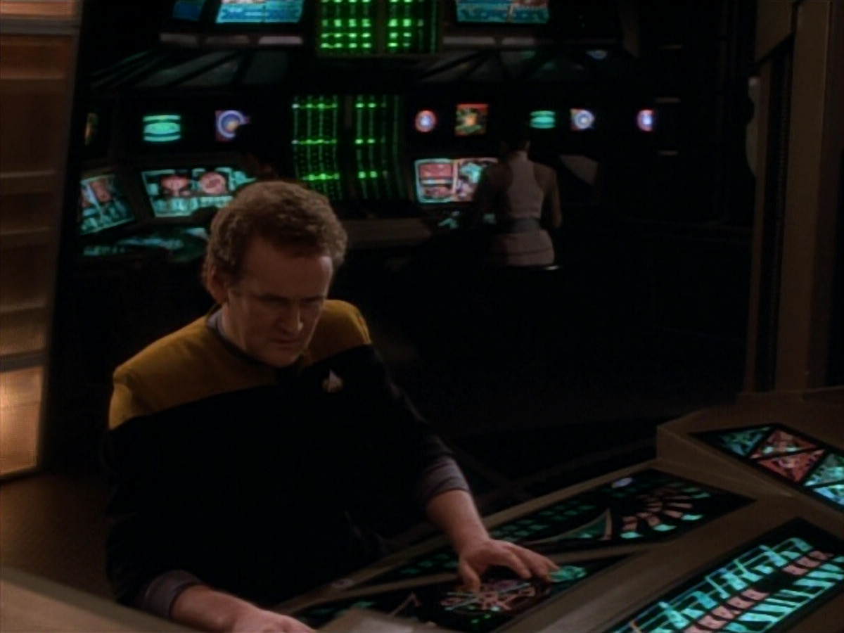 extant_StarTrekDS9_1x17-TheForsaken_03459.jpg