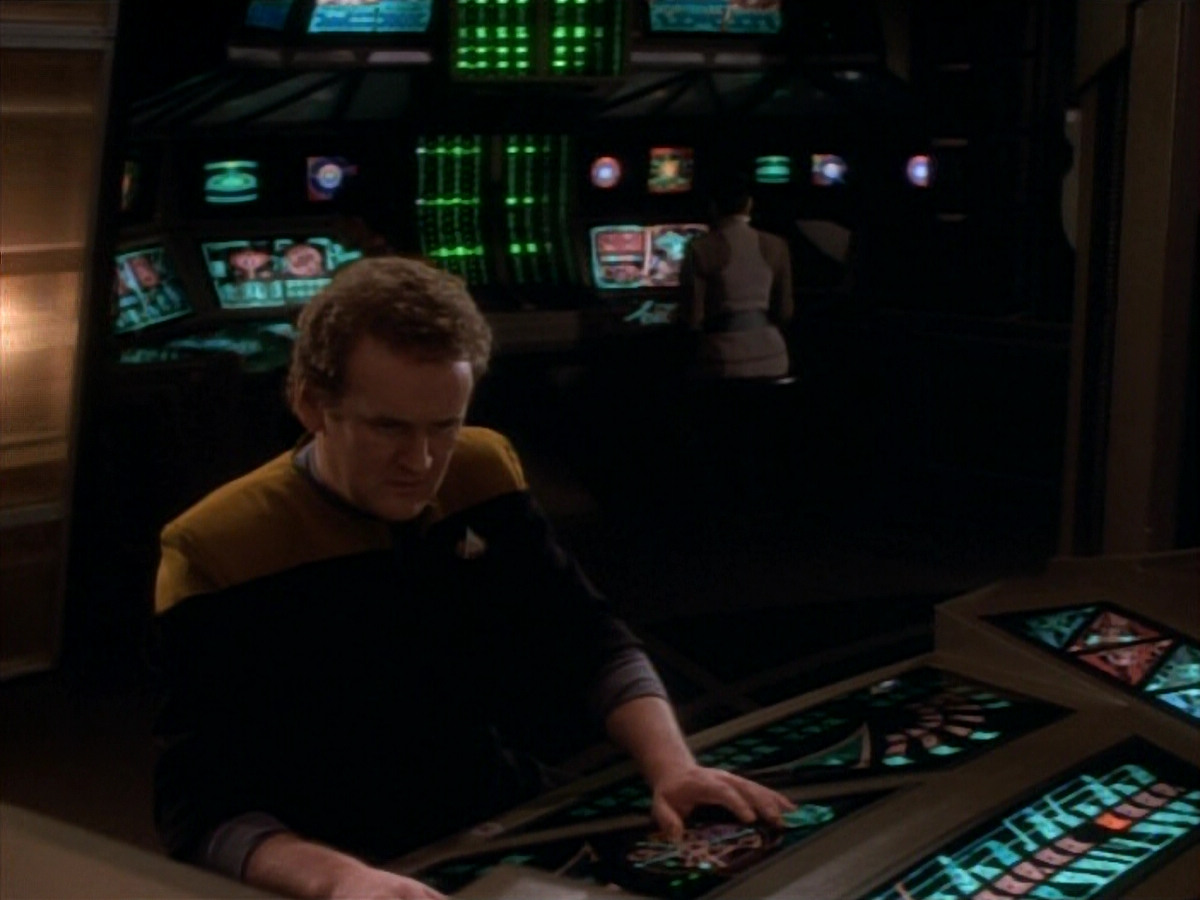 extant_StarTrekDS9_1x17-TheForsaken_03461.jpg