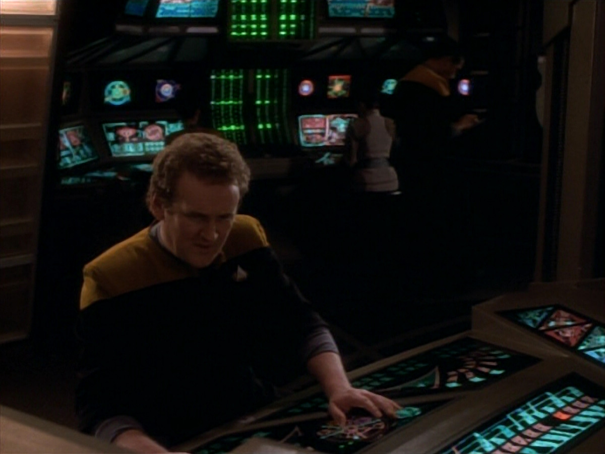 extant_StarTrekDS9_1x17-TheForsaken_03468.jpg